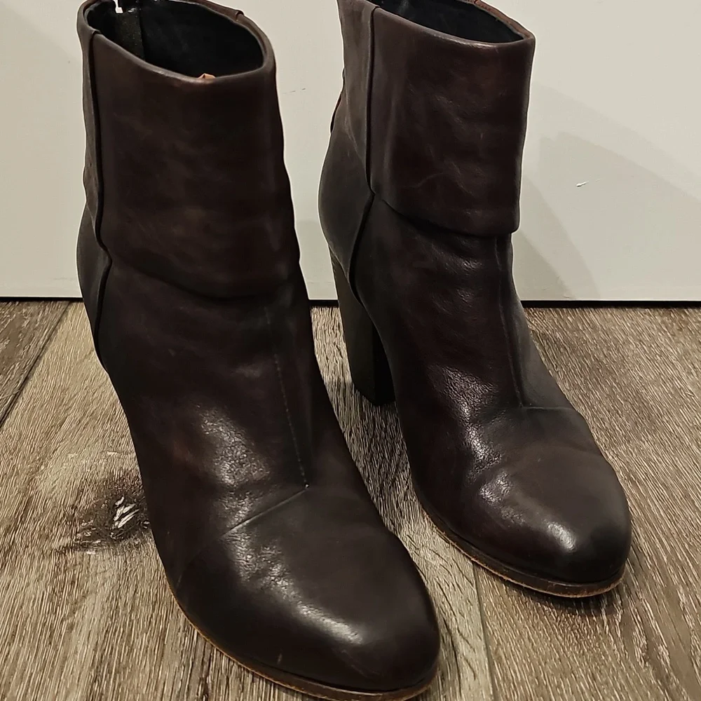 RAG & BONE 39 Brown Leather Newbury Booties as seen on Taylor Swift